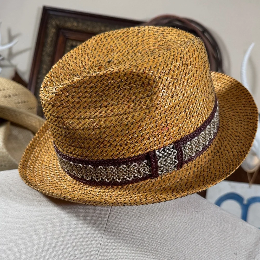 Vintage 70s Stylish Straw Fedora Hat with Band